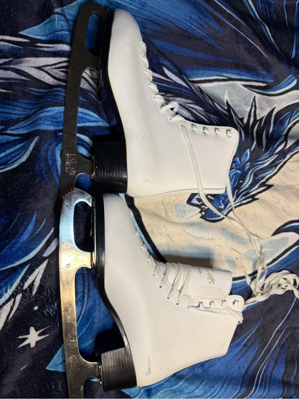 White Men's Ice Skates - Classic Figure Skate